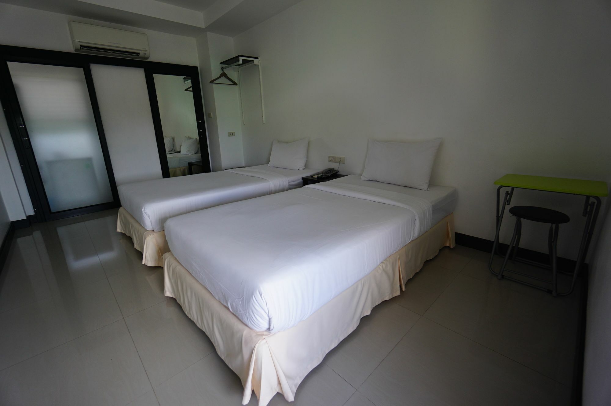 The Auto Place Phuket Екстериор снимка